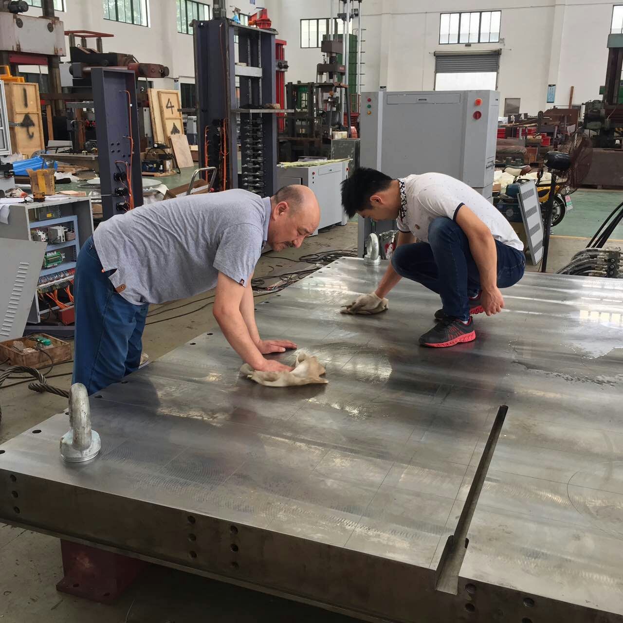 HUALONG 10,000Tons (100,000kN 100MN) Elastomeric Bearing Testing Machine under production