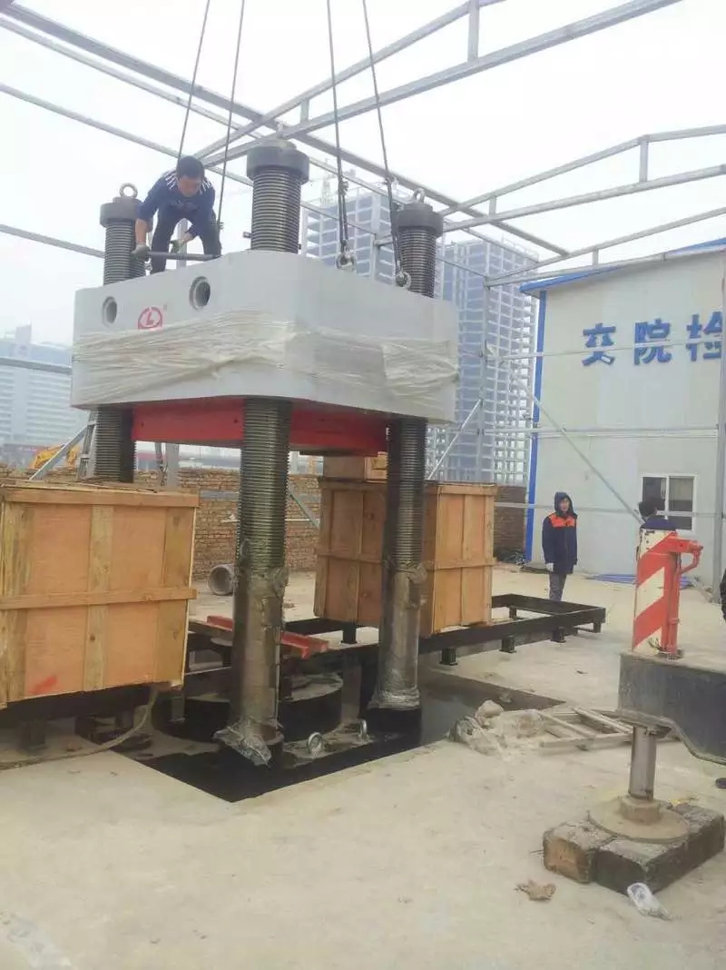 A new YJW Series 3000tons (30000kN,30MN) Elastomeric Bearing Testing Machine Successfully Installed