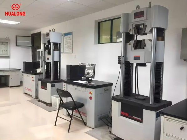 ASTM E399 Hualong Hydraulic Universal Testing Machine Installed in Italian Laboratory