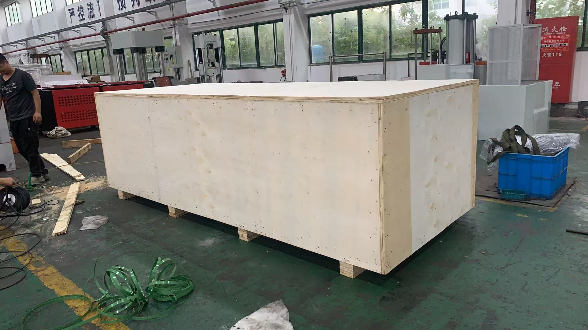 300kN Electromechanical Universal Tensile Tesing Machine Successfully Completed Commissioning, Ready for Shipment