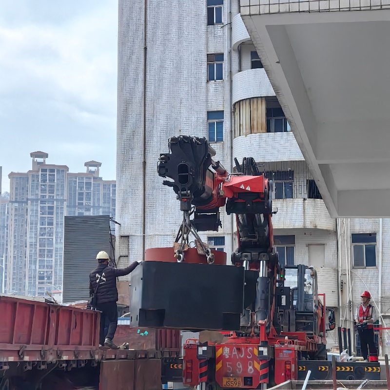 2000T Electro-hydraulic Servo  Elastomeric Bearing  Compression-shear Testing Machine Was Safely and Smoothly Installed