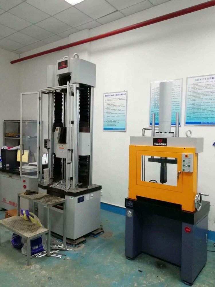 Electro-hydraulic Servo Three-Cylinder Bending Testing Machine Installation